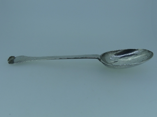 A William III West Country silver lace back Trefid Spoon, by John Murch, Plymouth, with makers - Image 10 of 10