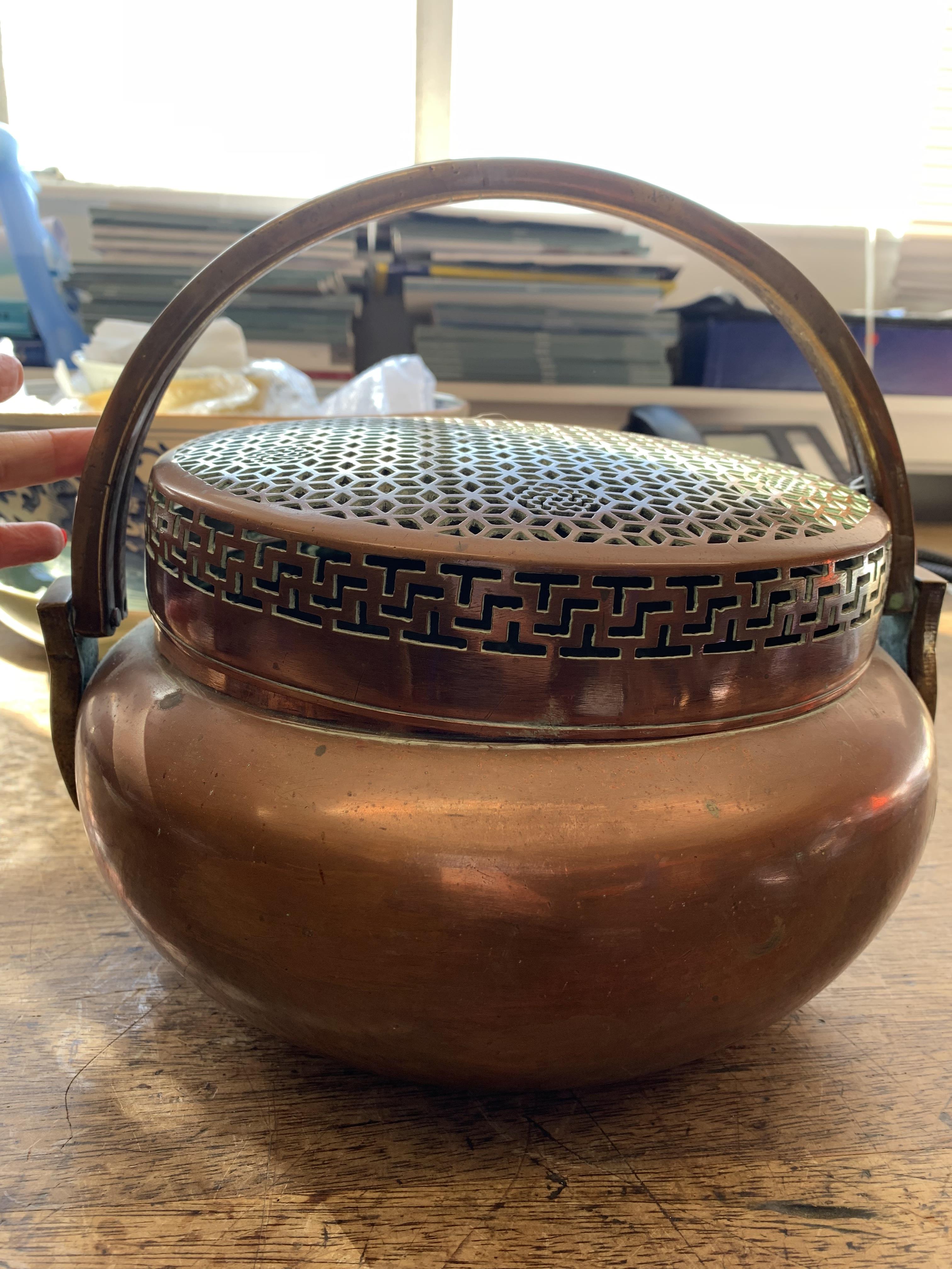 A LARGE CHINESE COPPER ALLOY HANDWARMER AND COVER. - Image 3 of 16