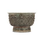 A CHINESE BRONZE ARCHAISTIC RITUAL VESSEL.