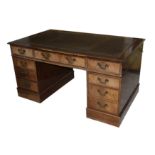 A MAHOGANY PEDESTAL DESK, SECOND HALF OF THE 20TH CENTURY