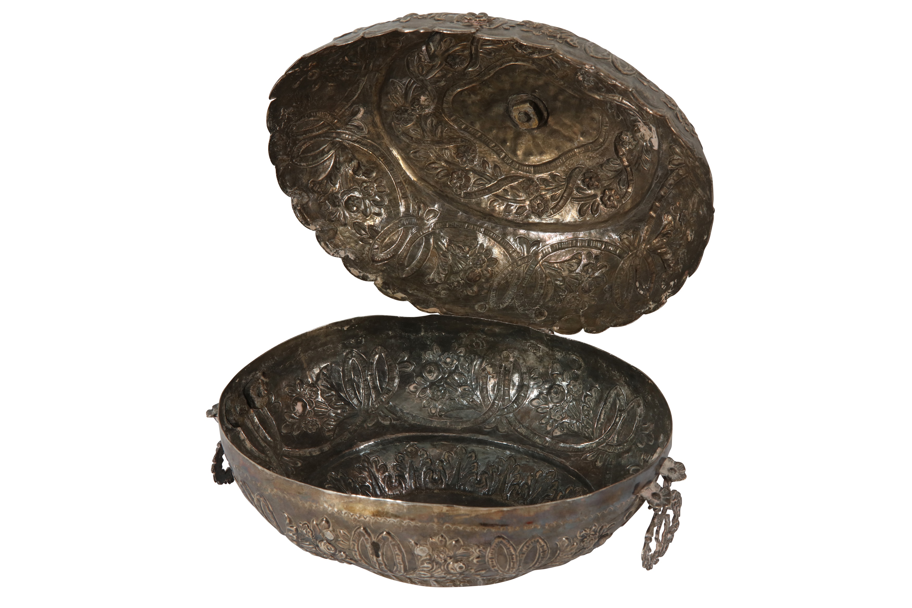 AN OTTOMAN SILVER OVAL CASKET OR SPICE BOX, LATE 19TH/EARLY 20TH CENTURY - Image 2 of 3