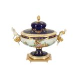 A LARGE ITALIAN MANGAMI PORCELAIN URN AND COVER, IN THE SEVRES STYLE, LATE 20TH CENTURY