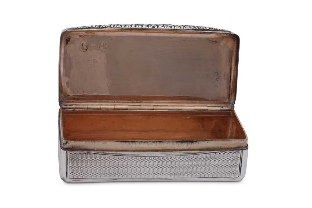 A George IV sterling silver snuff box, Birmingham 1824 by John Lawrence and Co - Image 3 of 4