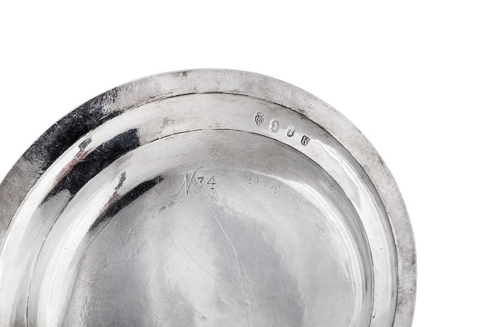 Mildmay Service – An important pair of George I Britannia Standard silver dinner plates, London 1725 - Image 10 of 16