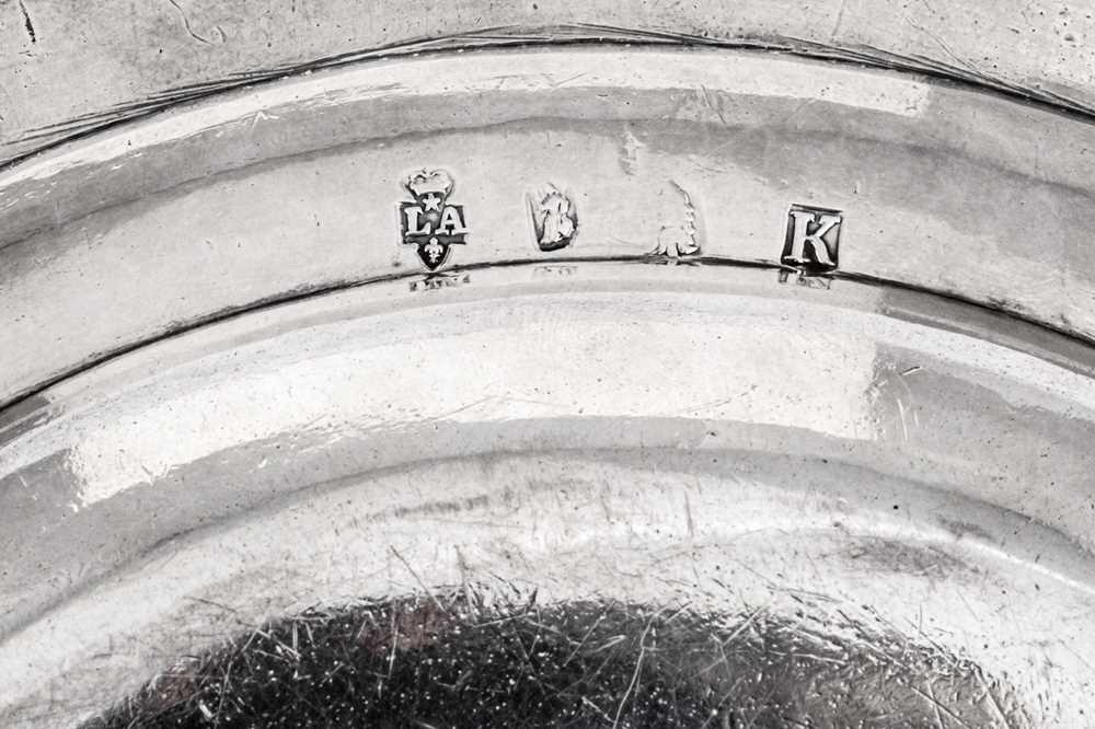 Mildmay Service – An important pair of George I Britannia Standard silver dinner plates, London 1725 - Image 7 of 16