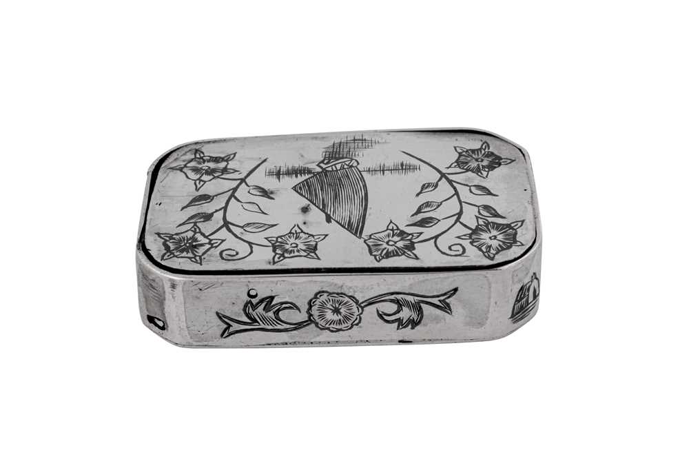 An early 20th century Iraqi silver and niello snuff box, Basra circa 1910 - Image 2 of 5