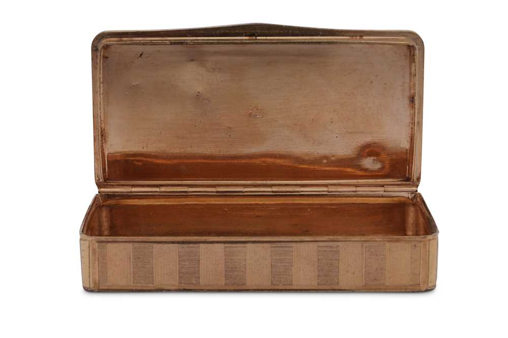 An early 19th century Swiss rolled gold on copper snuff box, probably Geneva circa 1810 - Image 2 of 3