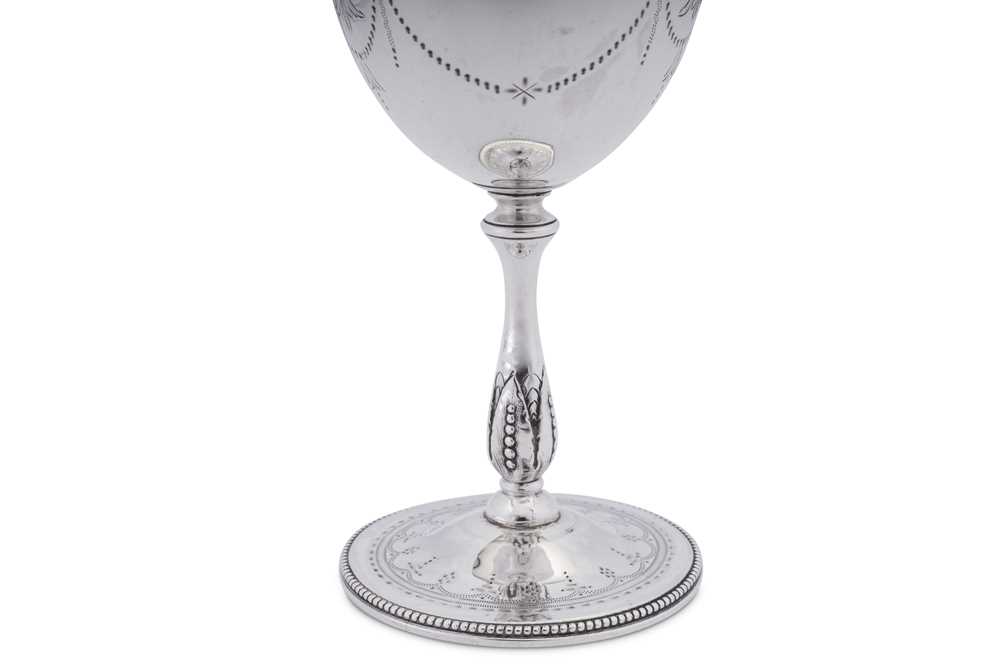 A Victorian sterling silver goblet, London 1873 by Richards & Brown (Edward Charles Brown) - Image 2 of 3