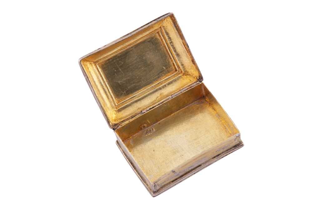 A mid-18th century Spanish Colonial unmarked silver gilt snuff box, circa 1730-50 - Image 2 of 3