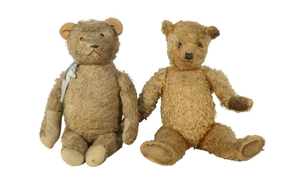 TOYS: TWO LARGE PLUSH TEDDY BEARS, EARLY/MID 20TH CENTURY