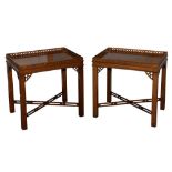 A PAIR OF RESTALL BROWN & CLENNELL MAHOGANY CHINESE CHIPPENDALE STYLE LAMP TABLES, LATE 20TH CENTURY