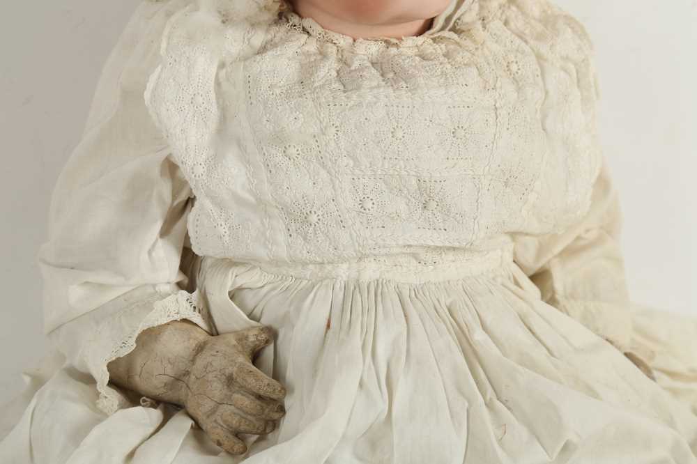 DOLLS: AN ARMAND MARSEILLE BISQUE HEADED DOLL, EARLY 20TH CENTURY - Image 6 of 8