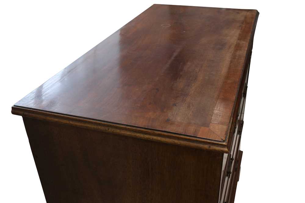 A GEORGE IV MAHOGANY CHEST - Image 4 of 5