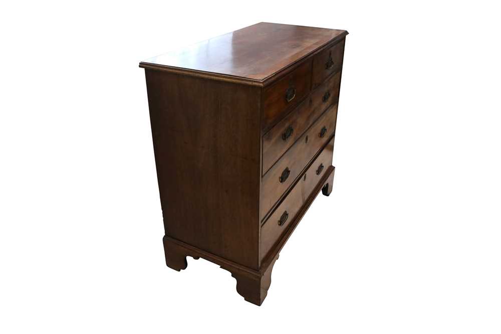 A GEORGE IV MAHOGANY CHEST - Image 3 of 5