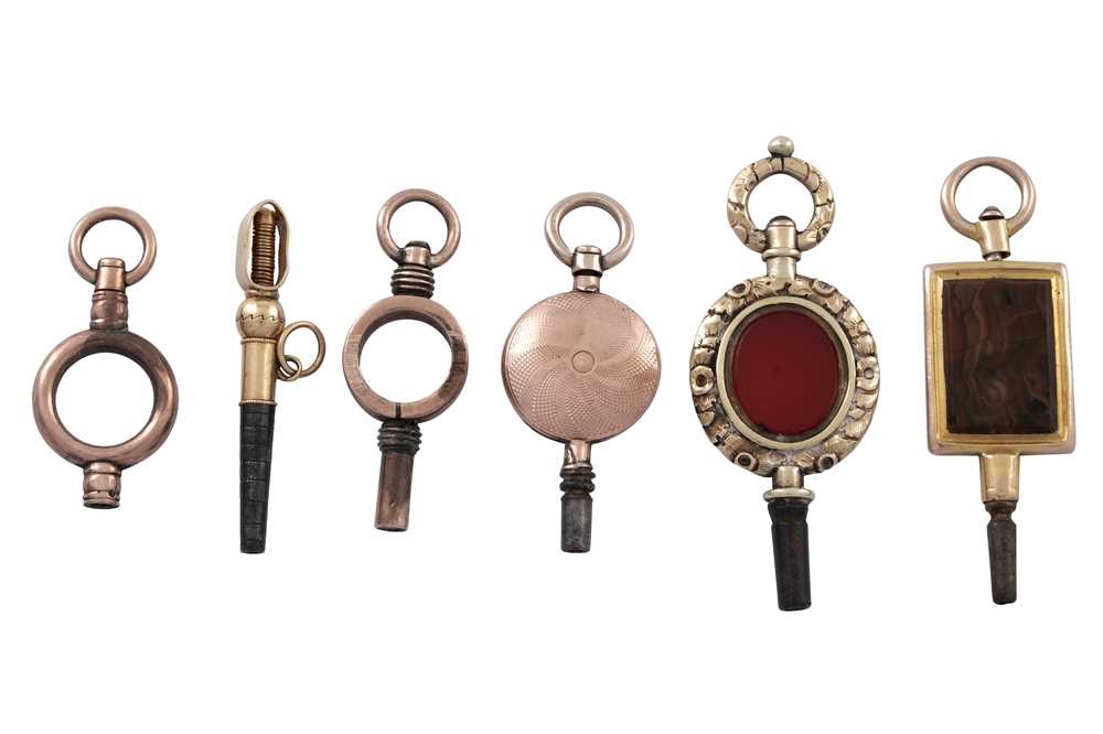 A COLLECTION OF POCKET WATCH KEYS, LATE 19TH TO EARLY 20TH CENTURY