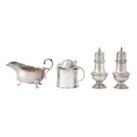 A MIXED GROUP INCLUDING A VICTORIAN STERING SILVER MUSTARD POT, LONDON 1891 BY DANIEL AND JOHN WELBY