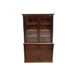 A GILLOWS MAHOGANY BOOKCASE, CIRCA 1900