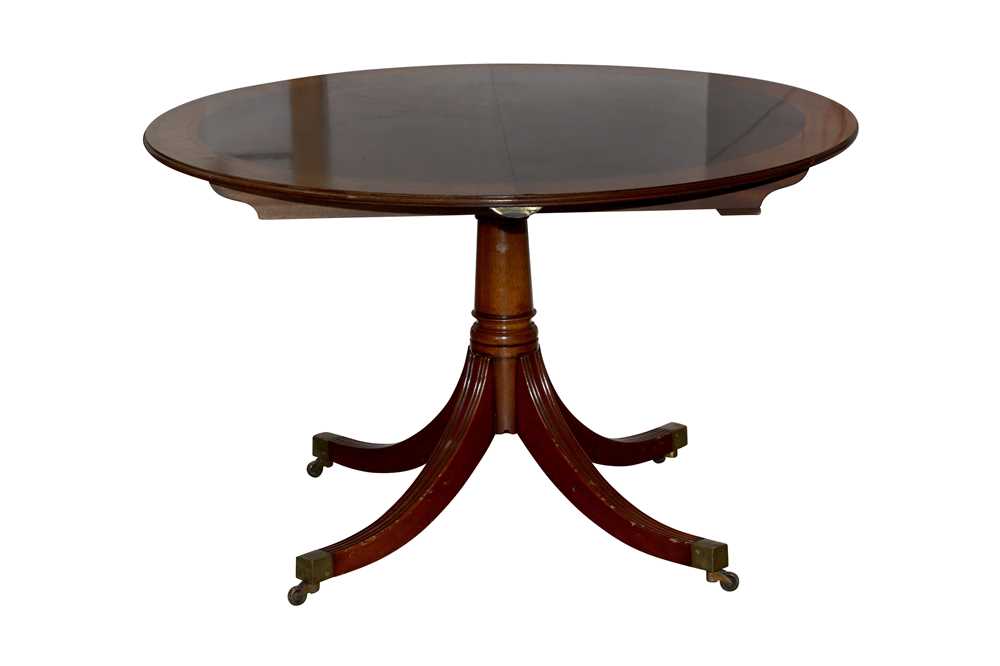 A REGENCY STYLE MAHOGANY D END EXTENDING DINING TABLE, LATE 20TH CENTURY