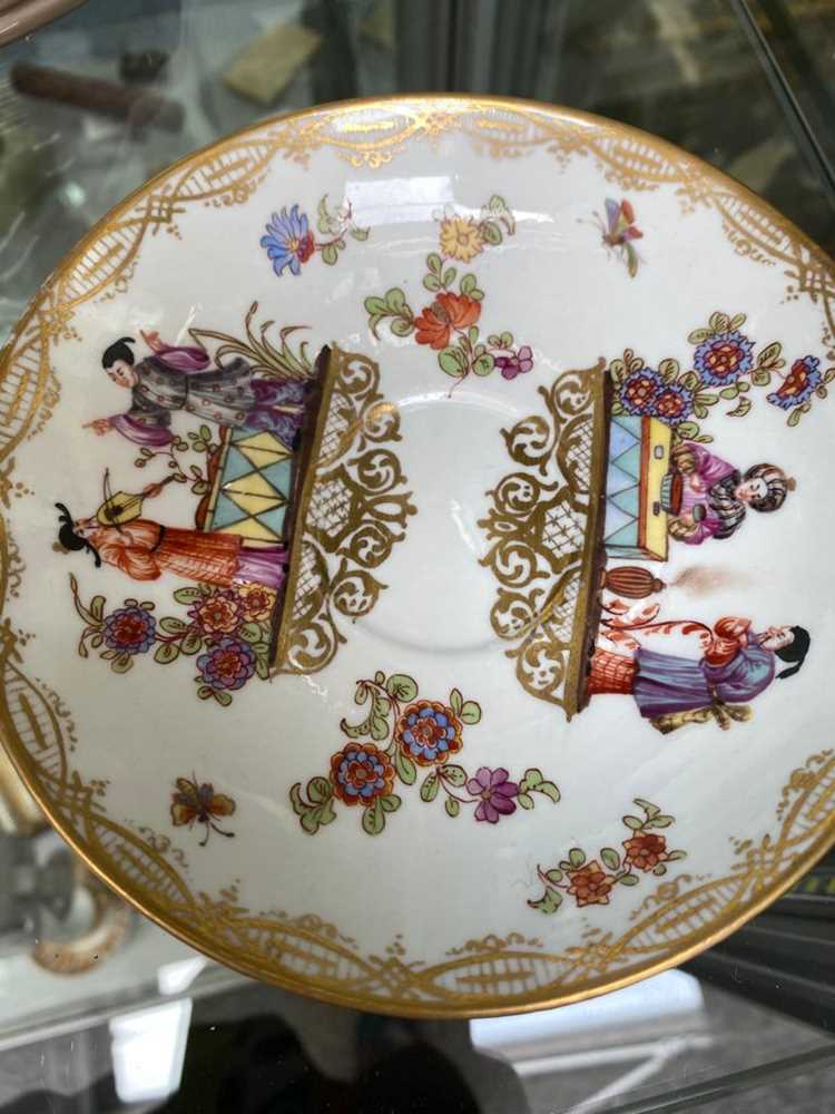 THREE CONTINENTAL PORCELAIN GILT AND PAINTED TEA CUPS, IN THE MEISSEN TASTE, LATE 19TH CENTURY - Image 3 of 10