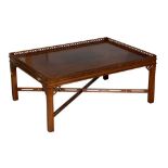 A RESTALL BROWN & CLENNELL MAHOGANY CHINESE CHIPPENDALE STYLE COFFEE TABLE, LATE 20TH CENTURY