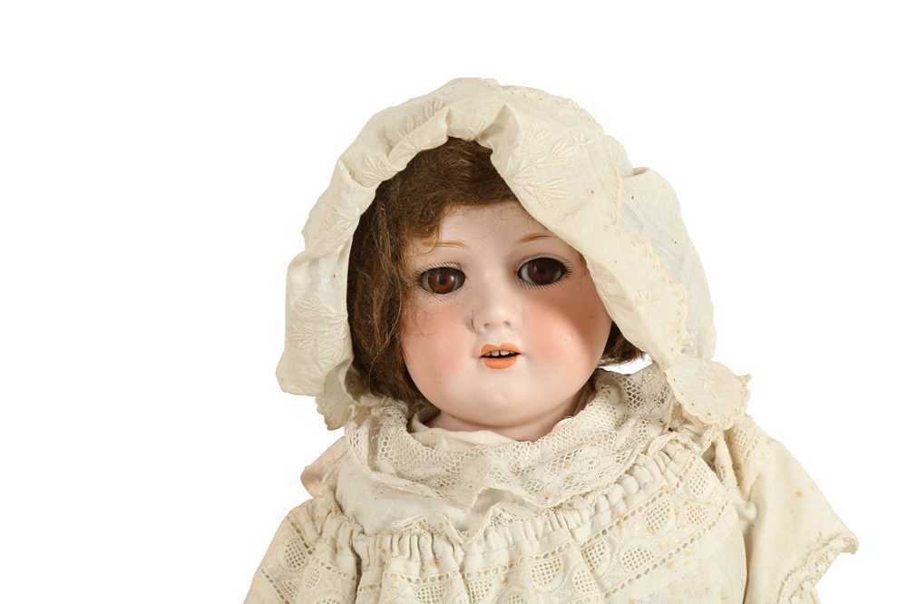 DOLLS: AN ARMAND MARSEILLE 390M BISQUE DOLL - Image 3 of 5