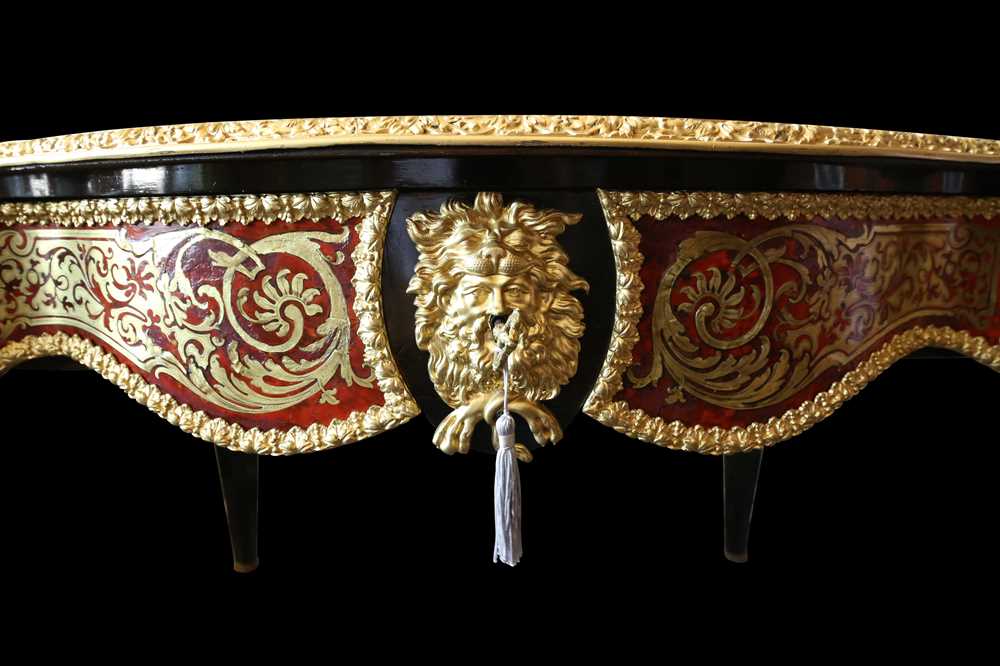 A FINE 19TH CENTURY FRENCH CUT BRASS AND TORTOISESHELL INLAID BOULLE STYLE TABLE - Image 9 of 11