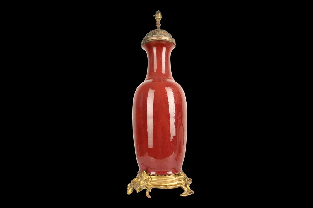 A LARGE LATE 19TH CENTURY FRENCH SANG DE BOEUF CHINESE PORCELAIN AND GILT BRONZE MOUNTED VASE LAMP - Image 3 of 5