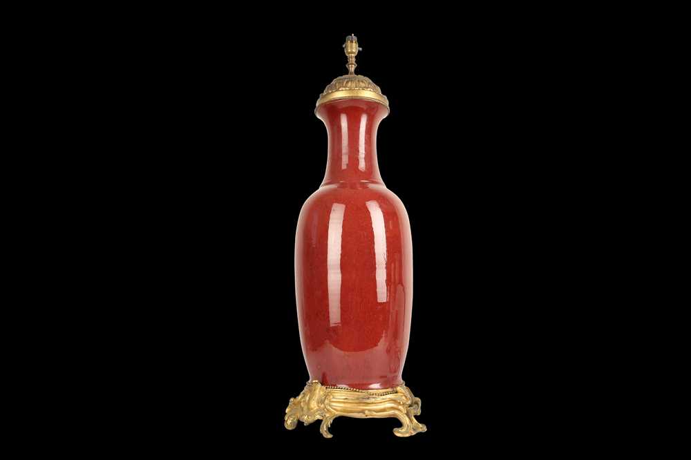 A LARGE LATE 19TH CENTURY FRENCH SANG DE BOEUF CHINESE PORCELAIN AND GILT BRONZE MOUNTED VASE LAMP - Image 5 of 5