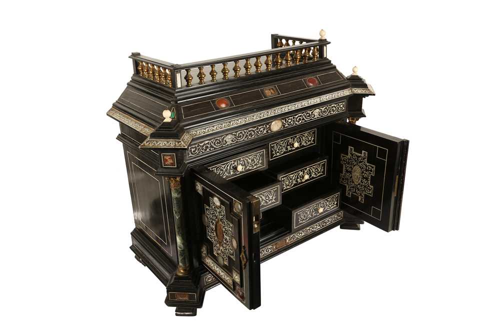 A 19TH CENTURY ITALIAN EBONISED, HARDSTONE AND IVORY INLAID TABLE CABINET - Image 7 of 12