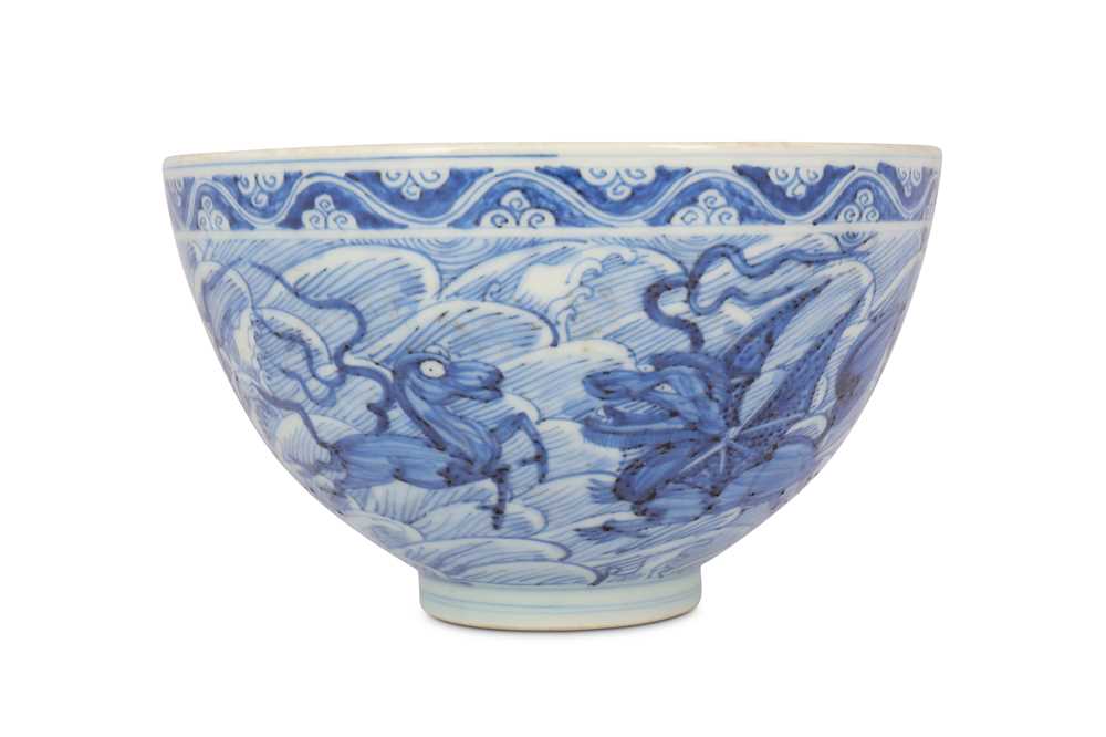 A CHINESE BLUE AND WHITE 'MYTHICAL BEASTS' BOWL. - Image 2 of 17