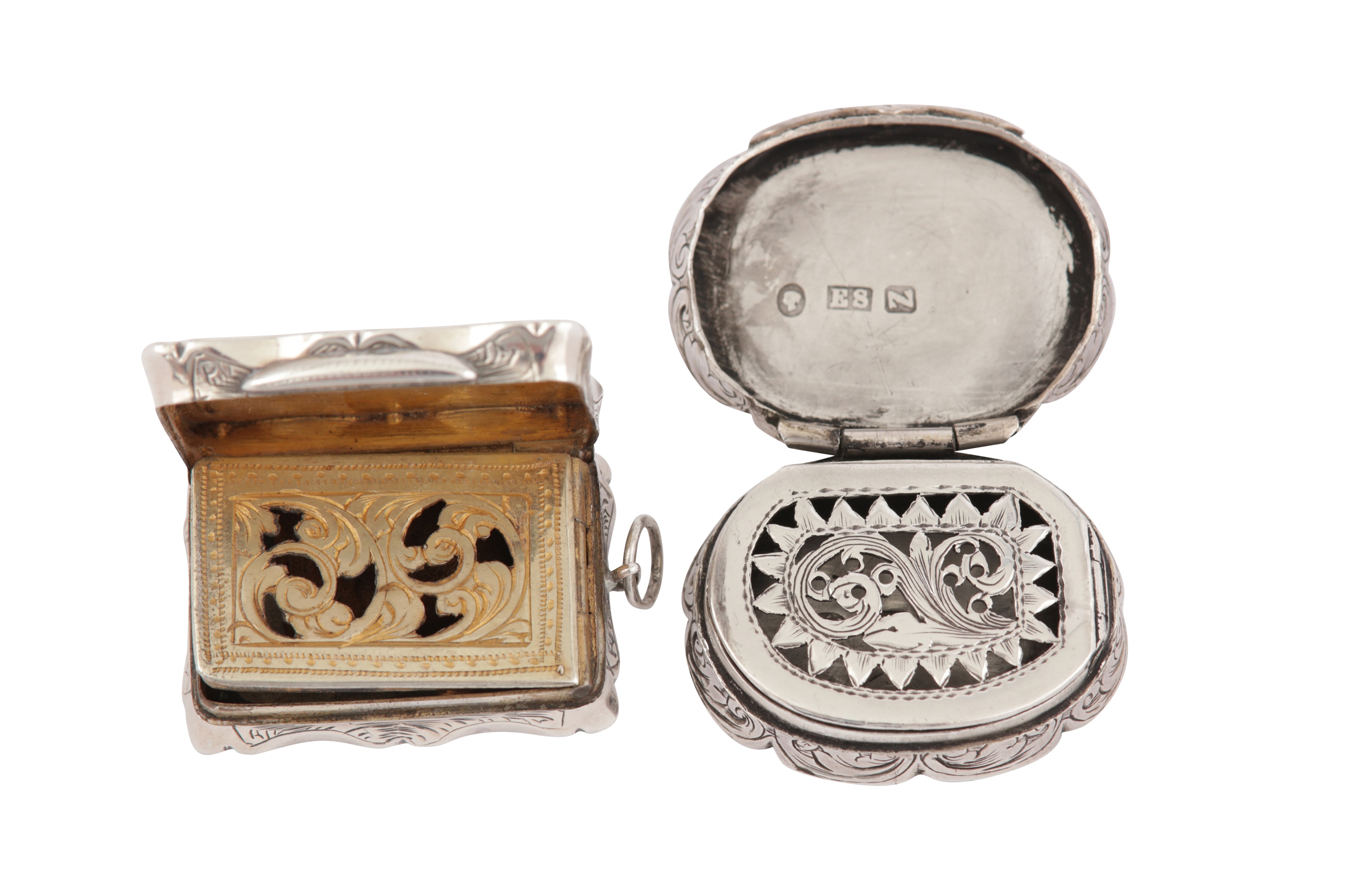 A Victorian sterling silver vinaigrette, Birmingham 1848 by Edward Smith - Image 4 of 4