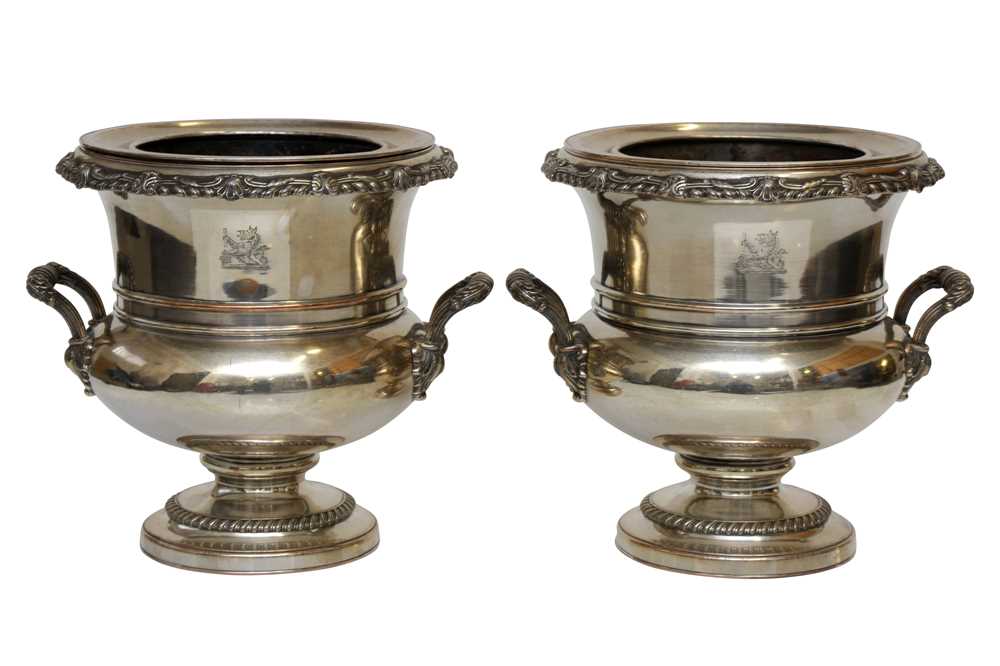 A PAIR OF GEORGE IV OLD SHEFFIELD SILVER PLATE WINE COOLERS, SHEFFIELD CIRCA 1820