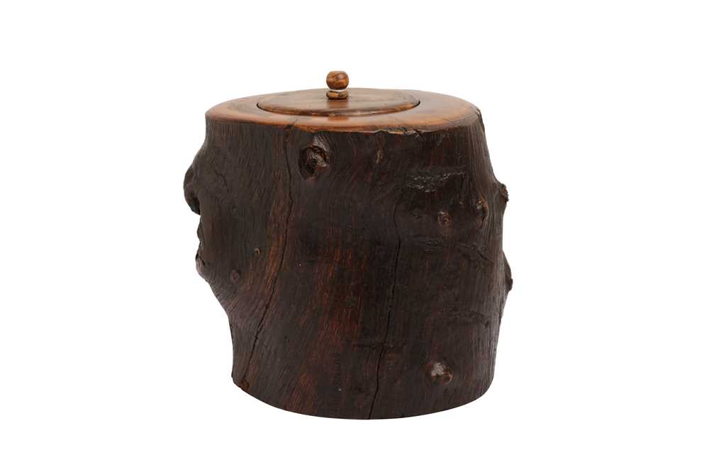 A NATURALISTIC FRUITWOOD TOBACCO OR BISCUIT JAR, LATE 19TH/20TH CENTURY - Image 2 of 3