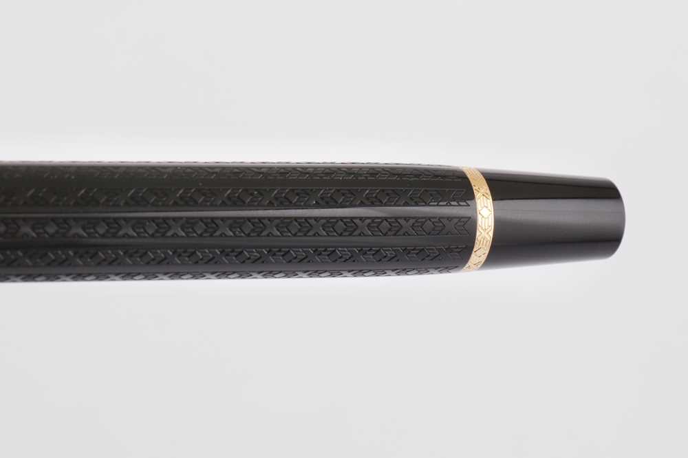 A GERMAN MONTBLANC MEISTERSTUCK WRITER’S EDITION ‘F.DOSTOEVSKY’ FOUNTAIN PEN, 1997 - Image 3 of 4