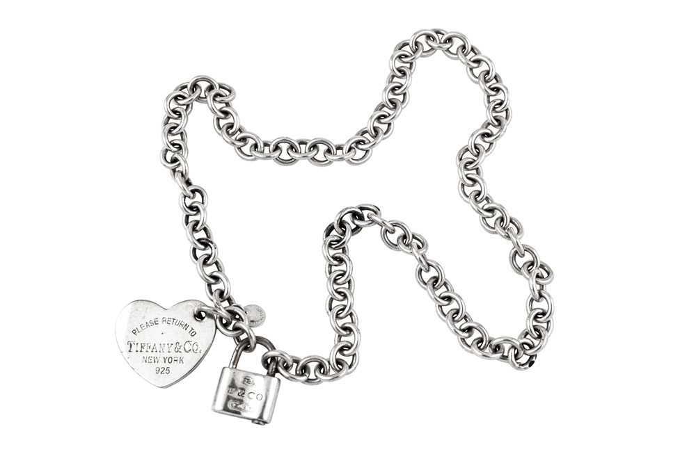 A TIFFANY & Co. NECKLACE