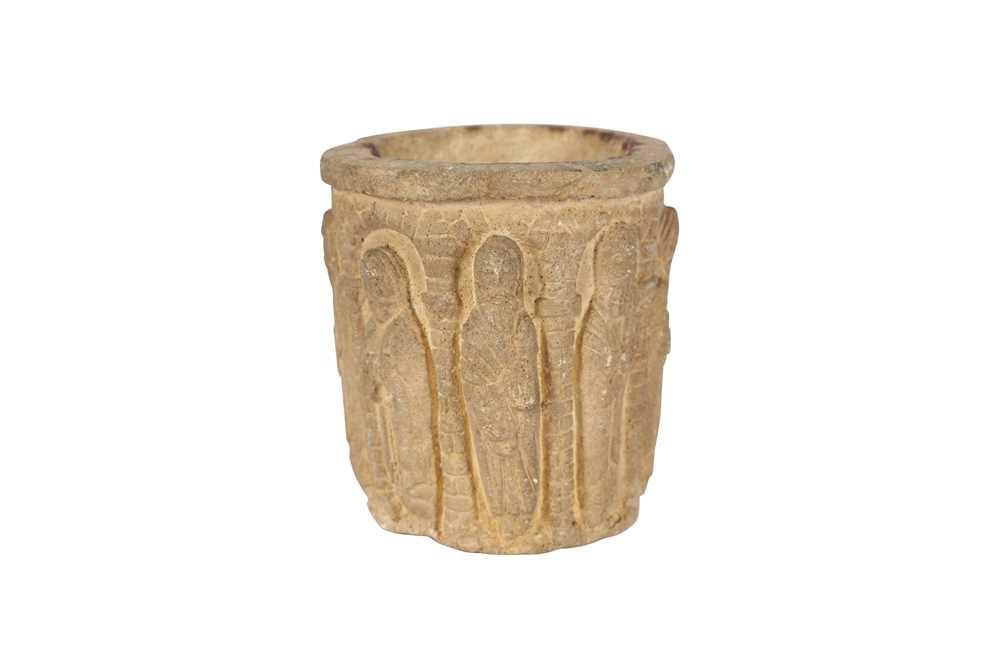 A SMALL ROMANESQUE STYLE COMPOSITION VESSEL - Image 6 of 6