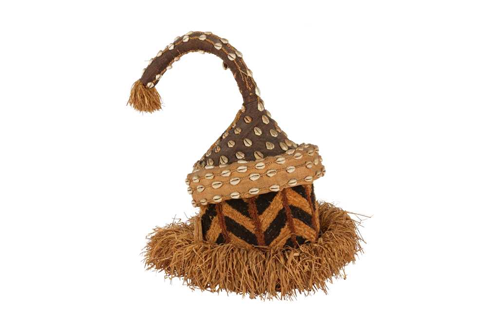 A KUBA MAKENGA HEADDRESS, CONGO, PROBABLY MID 20TH CENTURY - Image 3 of 4