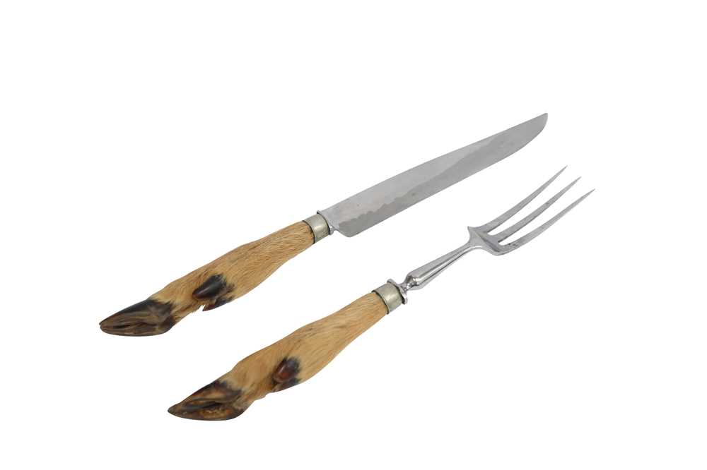 TAXIDERMY: ROE DEER HOOF HANDLED CUTLERY PAIR, MID 20TH CENTURY - Image 2 of 2