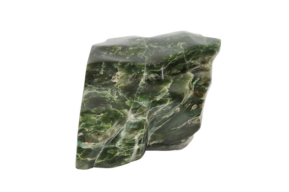 AN EXCEPTIONALLY LARGE BOULDER OF POLISHED JADE, PAKISTAN - Image 3 of 6