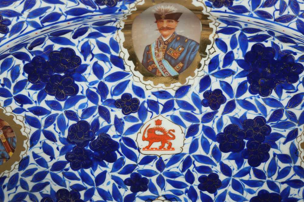 A MIXED SET OF COMMEMORATIVE BLUE AND WHITE PORCELAIN SERVICES MADE FOR THE PERSIAN MARKET Central A - Image 8 of 11