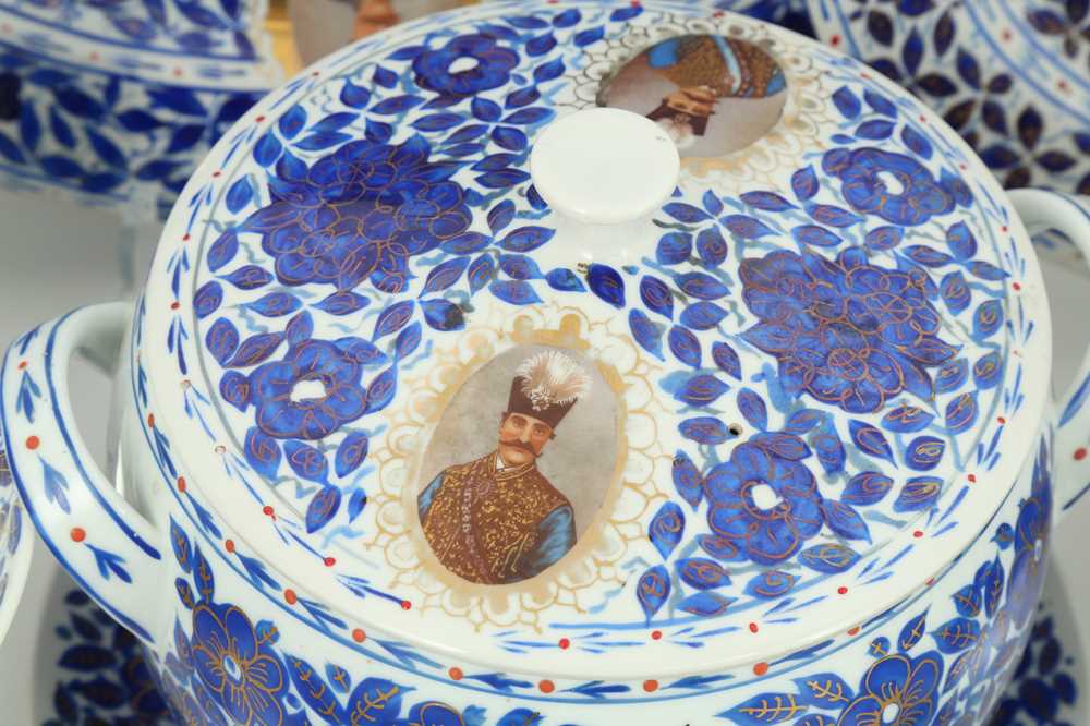 A MIXED SET OF COMMEMORATIVE BLUE AND WHITE PORCELAIN SERVICES MADE FOR THE PERSIAN MARKET Central A - Image 7 of 11