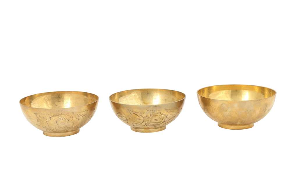 FIVE ENGRAVED BRASS MAGIC BOWLS AND A QAJAR BOWL WITH FIGURAL DECORATION Iran, 19th and 20th century - Image 3 of 9