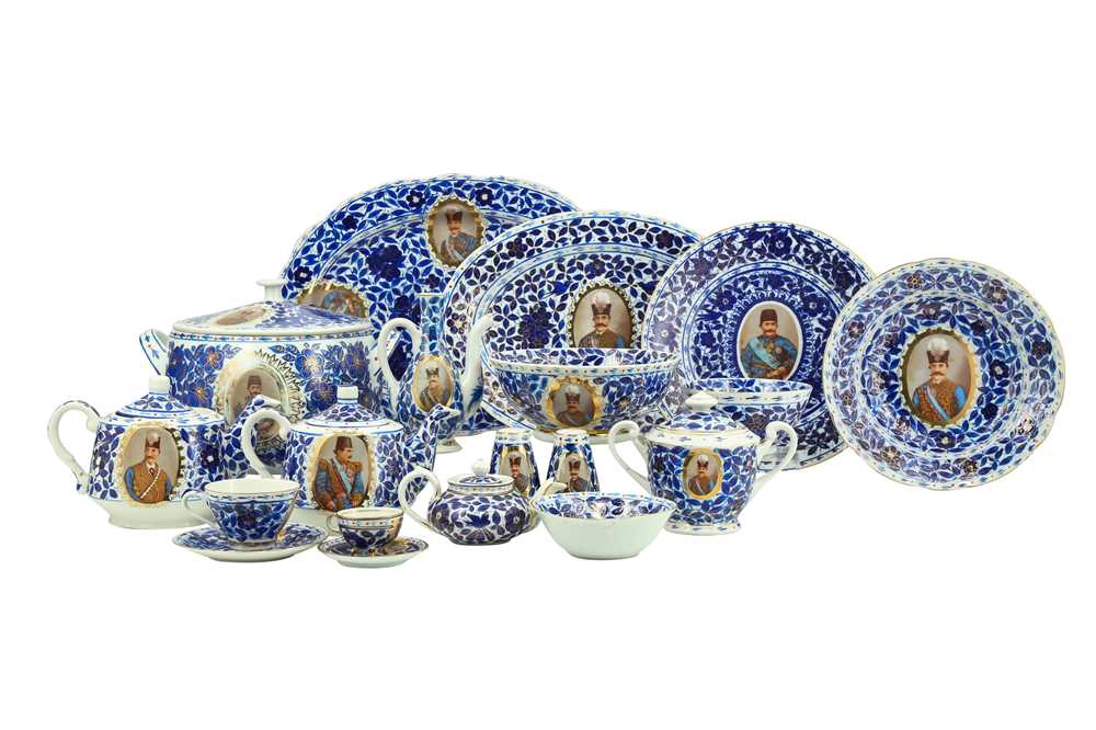 A MIXED SET OF COMMEMORATIVE BLUE AND WHITE PORCELAIN SERVICES MADE FOR THE PERSIAN MARKET Central A - Image 9 of 11
