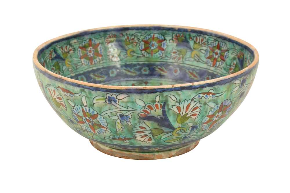 A LARGE PALESTINIAN IZNIK-STYLE POTTERY BOWL Jerusalem, Holy Land, Armenian potters, early 20th cent - Image 4 of 5