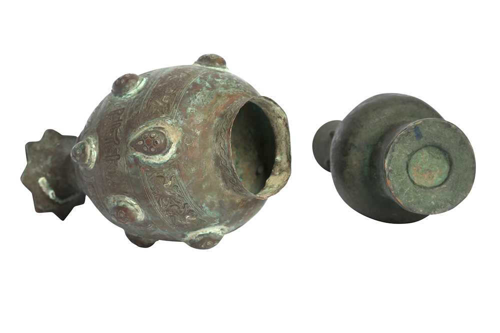 TWO SMALL ENGRAVED BRONZE VASES Possibly Khorasan, Eastern Iran, 11th - 12th century - Image 3 of 4