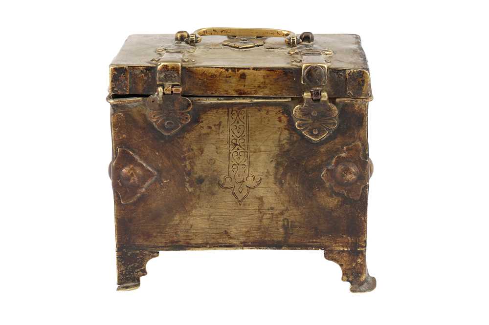 AN ENGRAVED BRASS CASKET Norman Sicily, Italy, 12th century and later - Image 6 of 20