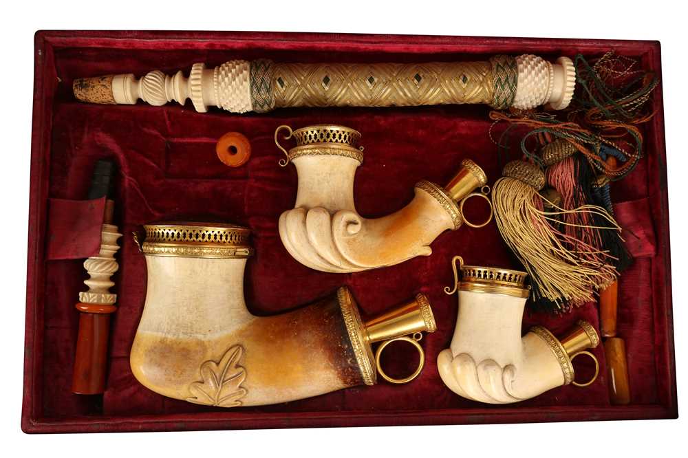 A FINE SILVER-GILT MOUNTED MEERSCHAUM PIPE SET IN OTTOMAN STYLE Possibly Vienna, Austria, late 19th - Image 2 of 3