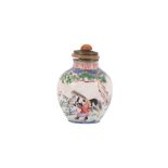 A CHINESE FAMILLE ROSE CANTON ENAMEL SNUFF BOTTLE.