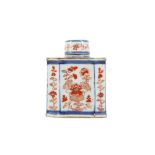 A CHINESE IMARI TEA CADDY AND COVER.