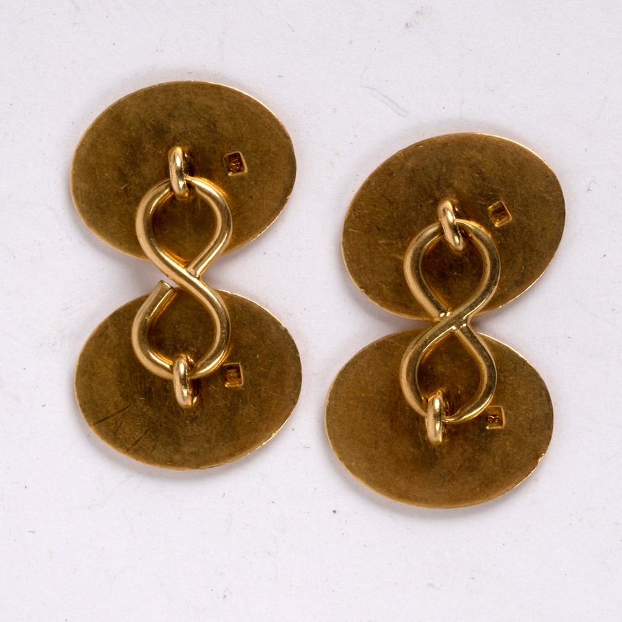 A pair of 18ct gold cufflinks, each with quatrefoil design to the oval plaques, - Image 2 of 2